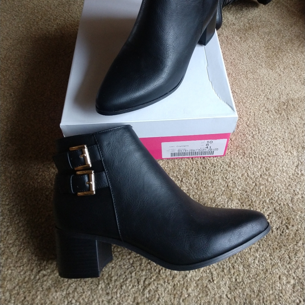 JustFab Black booties-2.5" heel